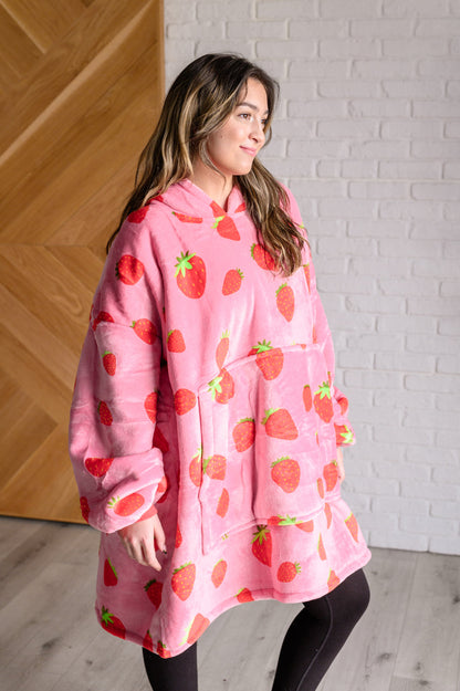 Oversized Blanket Hoodie in Strawberry